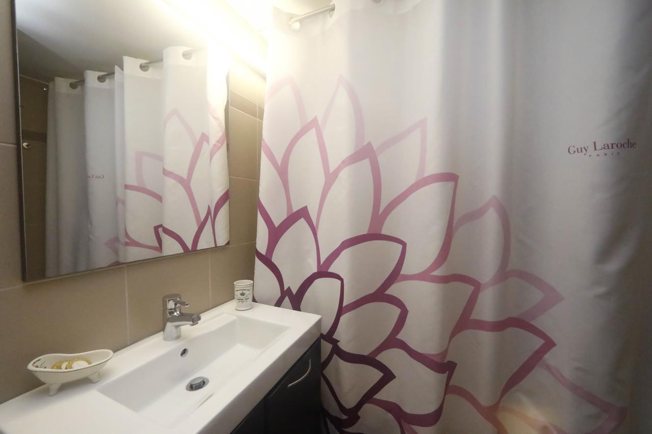 Gazi Boutique Apartment 2 Athena Bagian luar foto