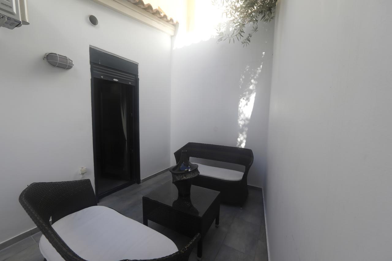 Gazi Boutique Apartment 2 Athena Bagian luar foto